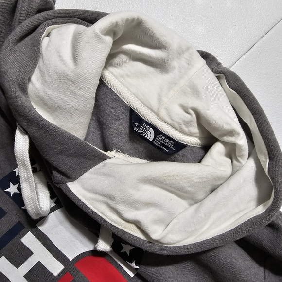The North Face Men’s Size Medium Pullover Hoodie Gray USA Red Blue Patriotic TNF - Picture 10 of 10